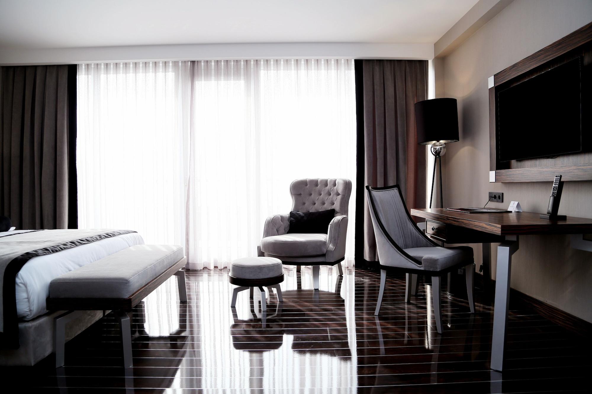 Ramada Hotel & Suites Sisli Istanbul Exterior foto