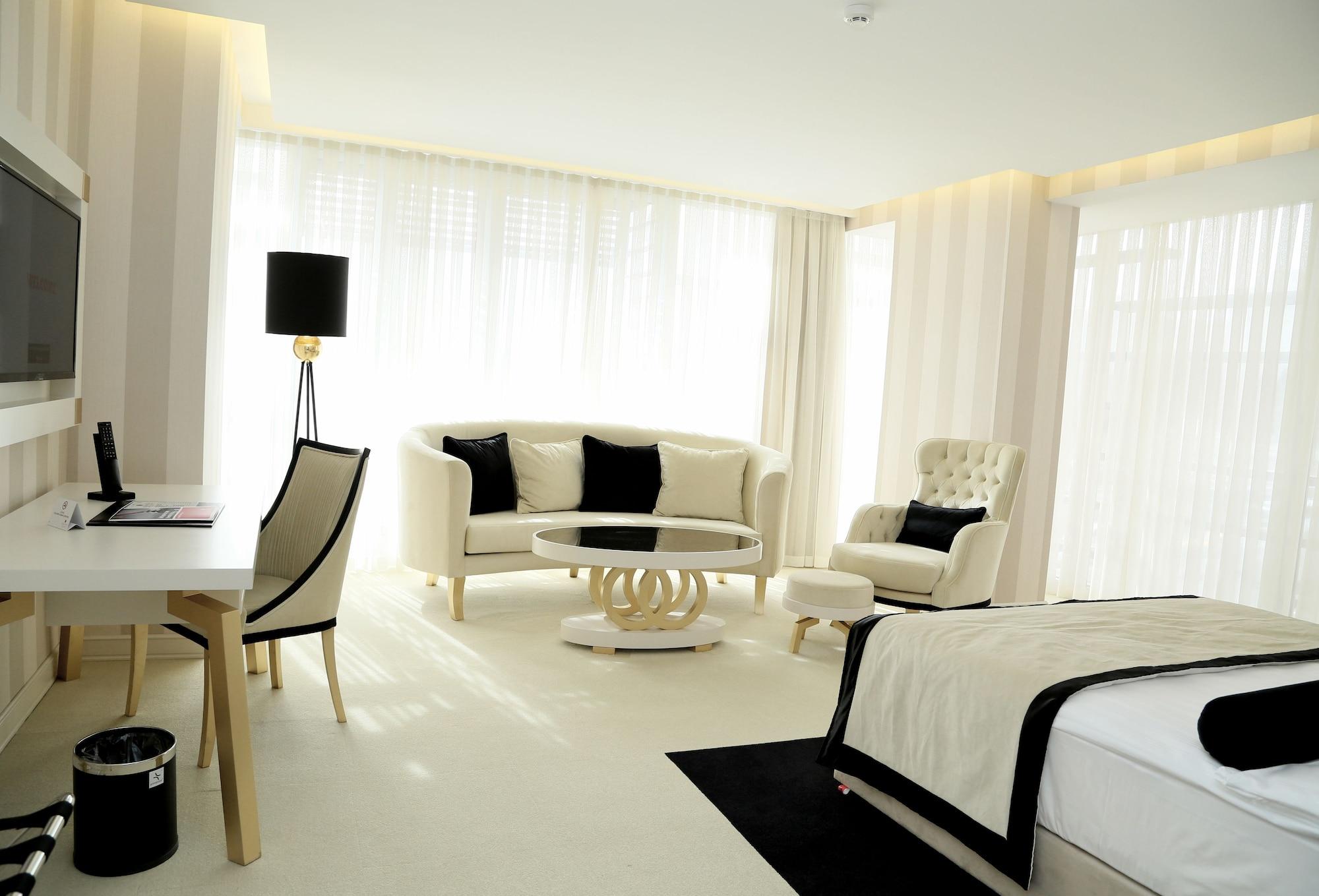 Ramada Hotel & Suites Sisli Istanbul Exterior foto