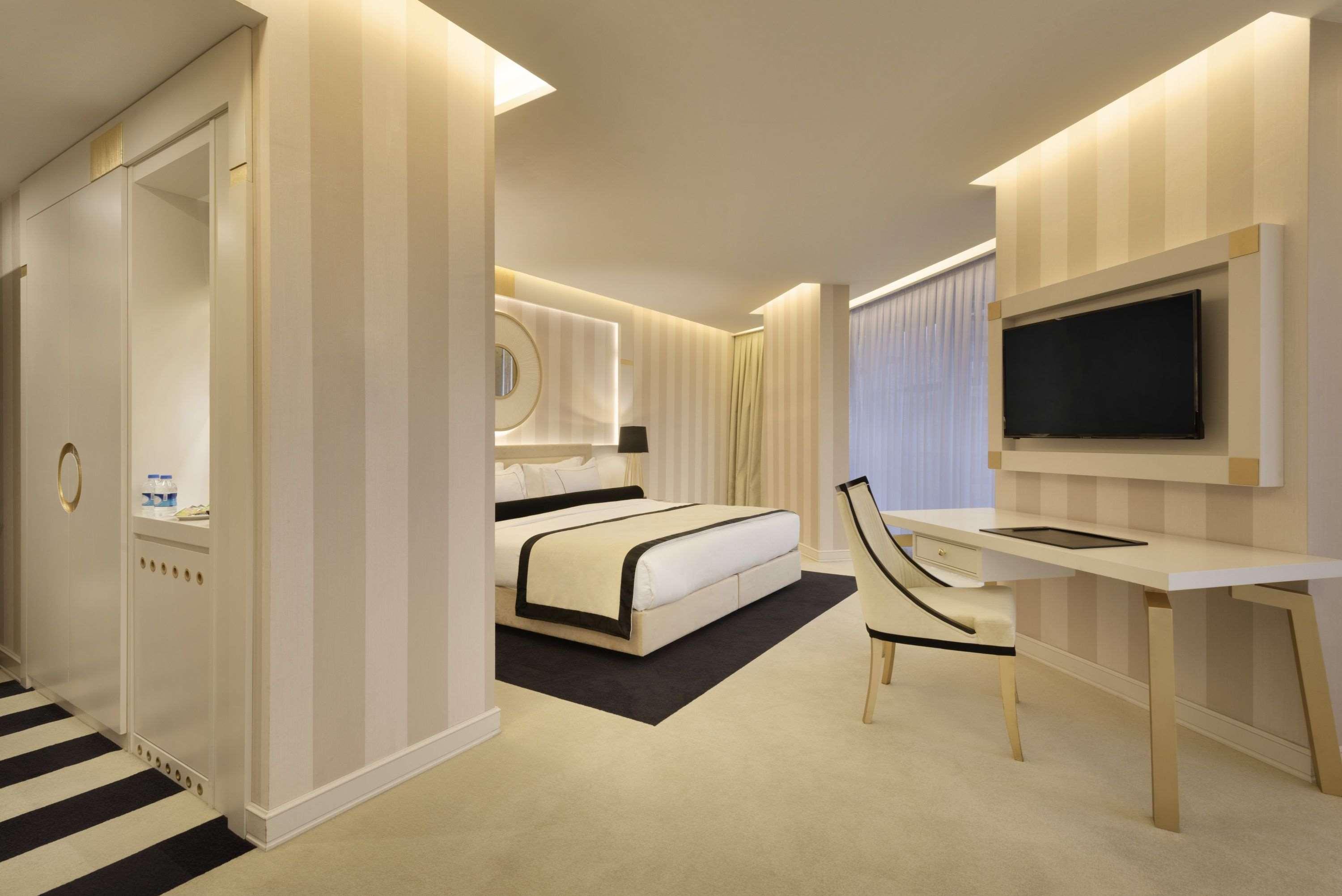 Ramada Hotel & Suites Sisli Istanbul Exterior foto