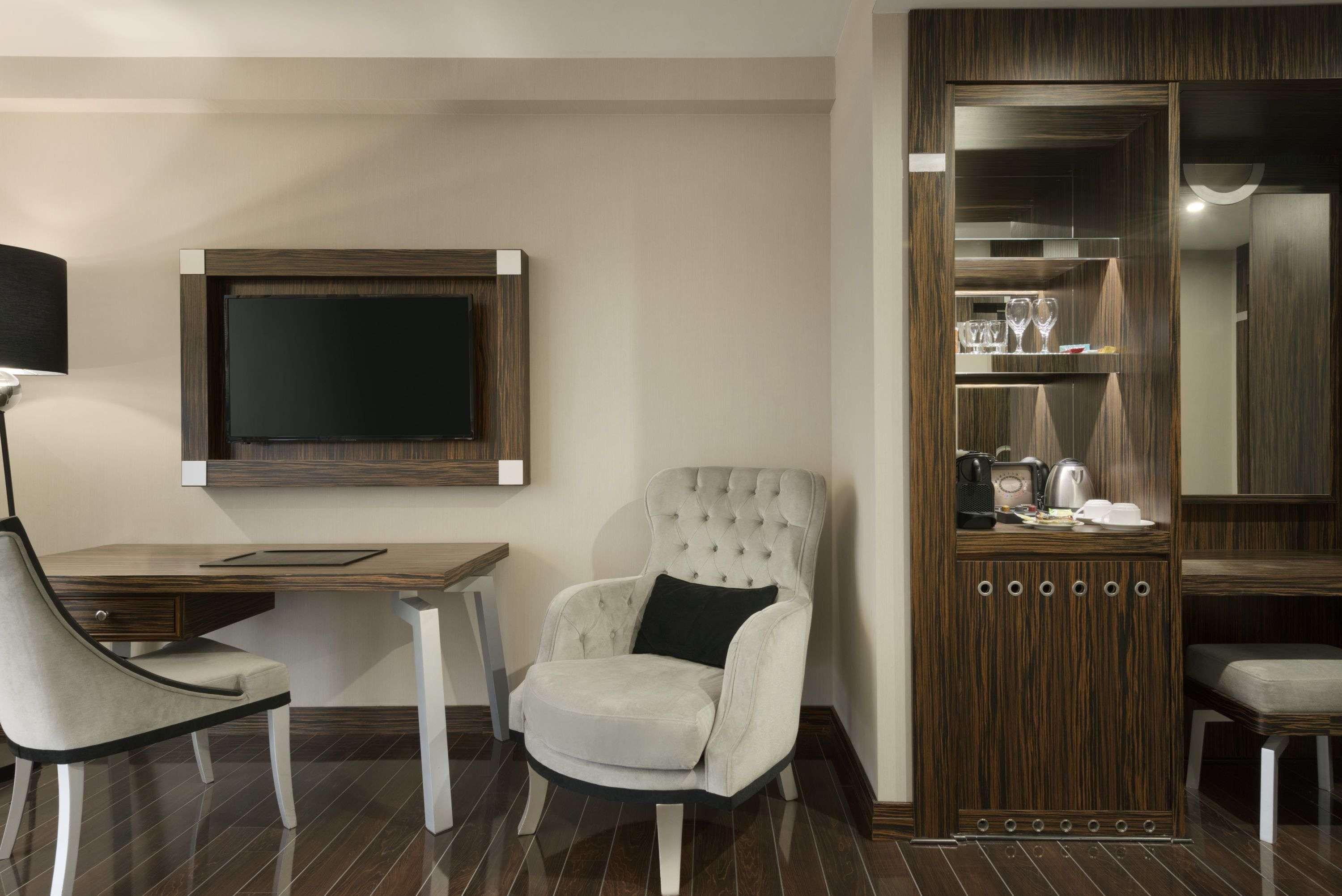 Ramada Hotel & Suites Sisli Istanbul Exterior foto