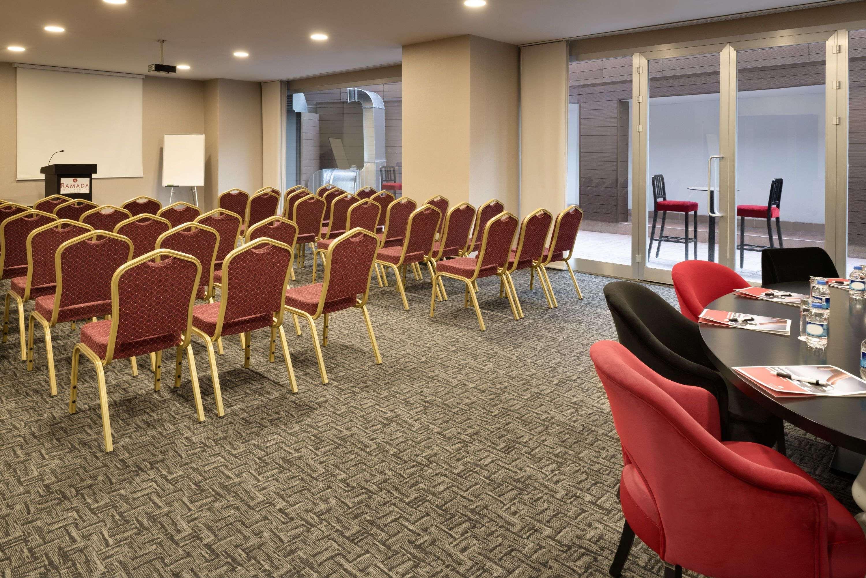 Ramada Hotel & Suites Sisli Istanbul Exterior foto