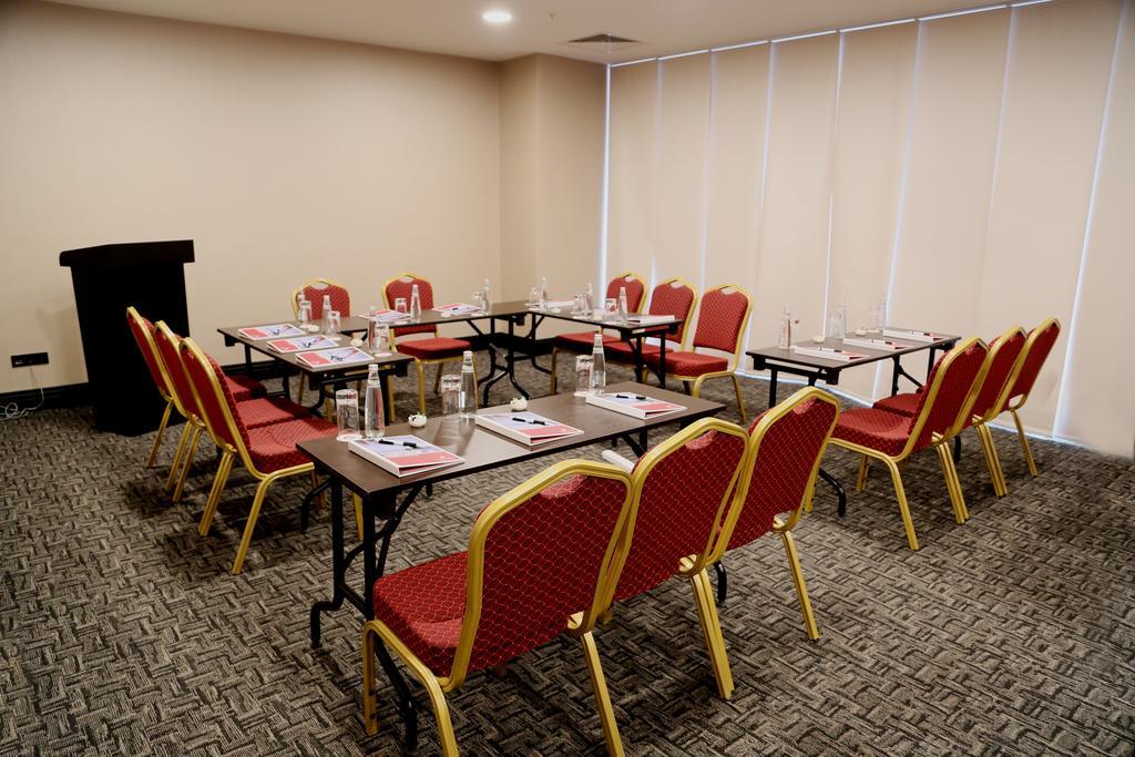 Ramada Hotel & Suites Sisli Istanbul Exterior foto