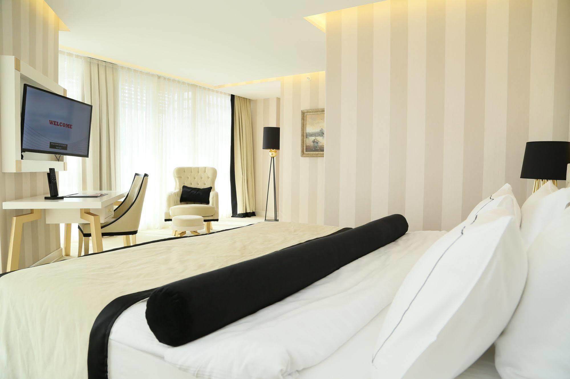 Ramada Hotel & Suites Sisli Istanbul Exterior foto
